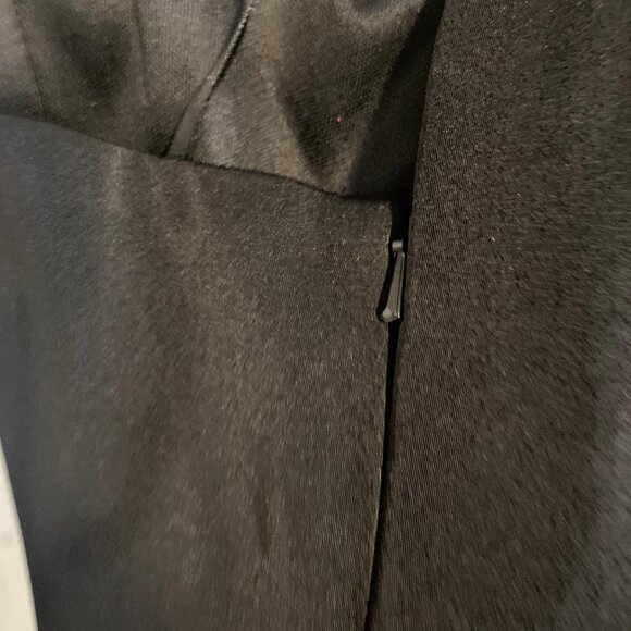 Glamorous short tuxedo dress by Mac Duggal. - Picture 5 of 10